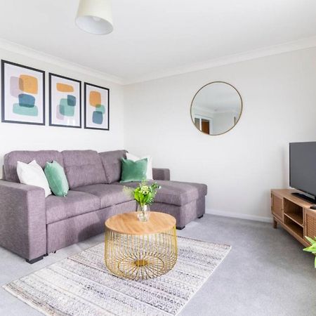 Wow! Seaview Beach Apartment Sleeps 6-Free Parking Борнмут Экстерьер фото